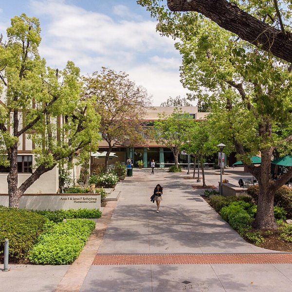 1280px-Foreman_Courtyard